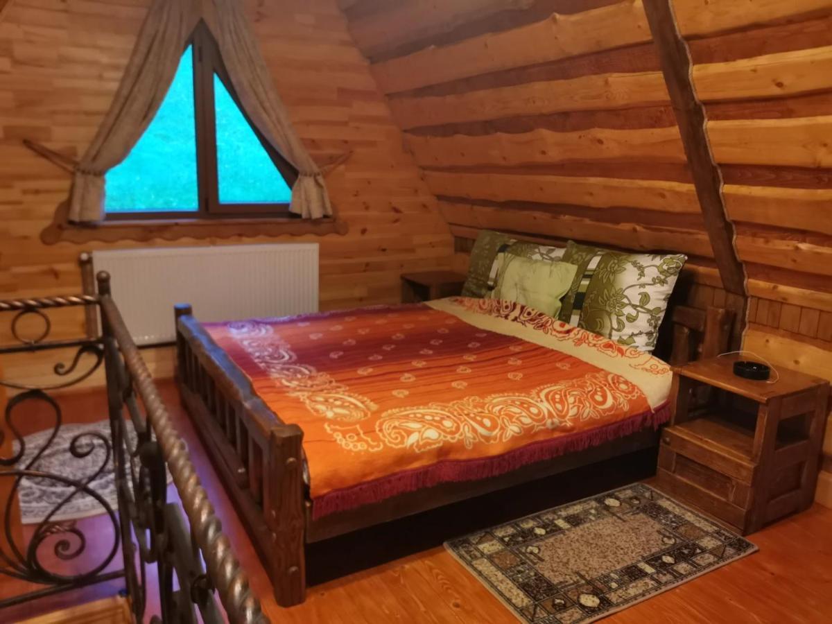Гірська Хата Hotel Senechiv Екстериор снимка